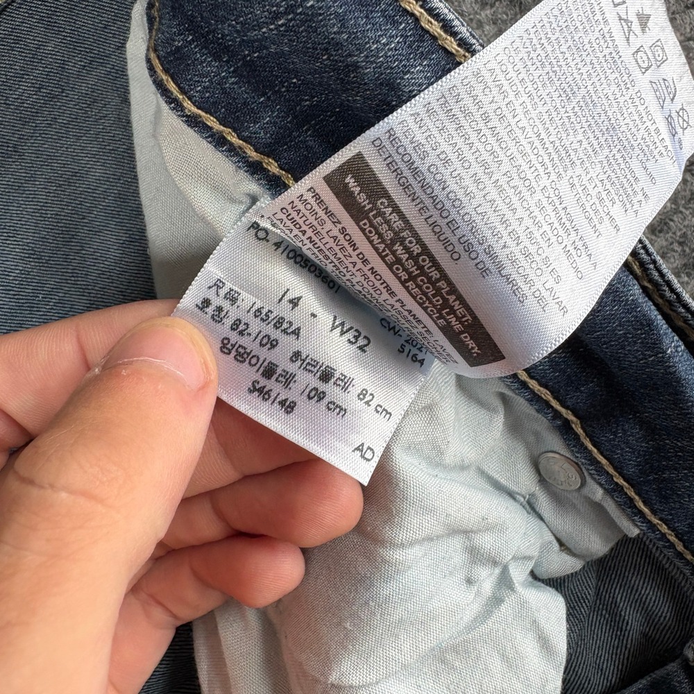 Signature by Levi Strauss Mid Rise Boyfriend Jeans Blue Medium Wash Size 14 W32 - Picture 4 of 7